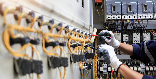Professional Electrician technician working in Polk City, IA